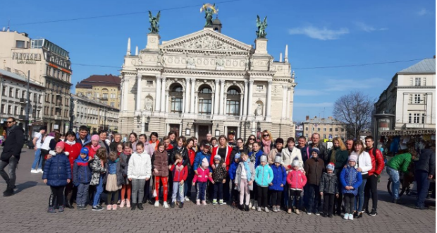 Lembergi operalátogatás a KMNE szervezésében