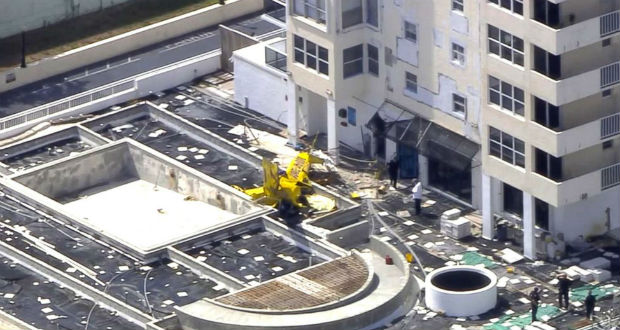 Többemeletes háznak ütközött egy kisrepülőgép Floridában