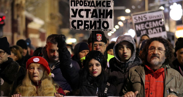 Több mint három hónapja tüntetnek a szerb elnök ellen