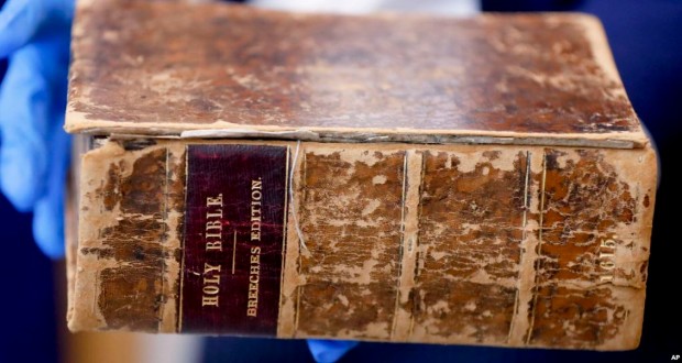 Négyszáz éves bibliát találtak Hollandiában