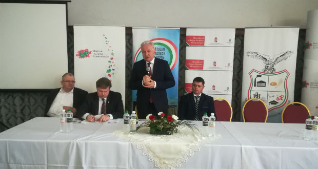 Elstartolt a Kárpát-medencei Fiatal Vállalkozók Konferenciája és Találkozója