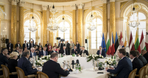 A közös uniós piac és költségvetés szerepét hangsúlyozó nyilatkozatot fogadtak el a varsói csúcstalálkozón