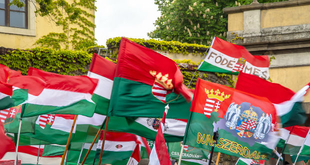 A „himnusztörvény” ellen tiltakoztak a felvidéki magyarok