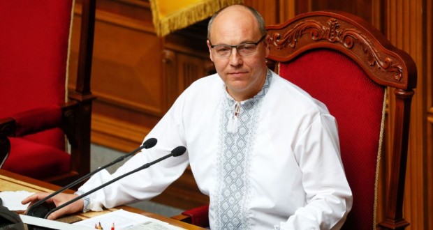 Ukrán képviselők az alkotmánybíróságon támadják meg a parlament feloszlatását