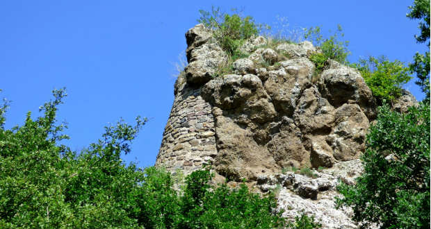 Szlovák-magyar programban tárják fel Baglyaskő várát Salgótarjánban