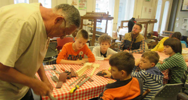 Anyák napi készülődés a Magyar Népi Iparművészeti Múzeumban