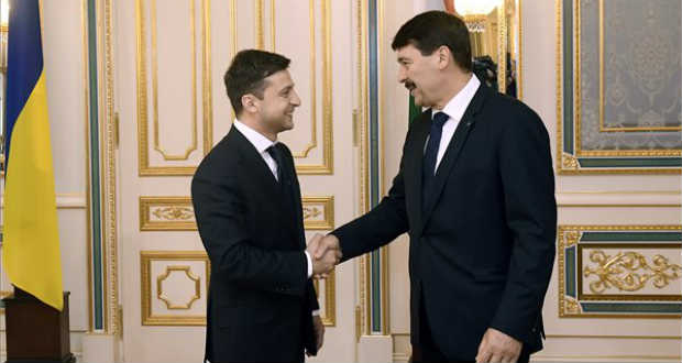 Президент Угорщини назвав обнадійливими переговори із Зеленським