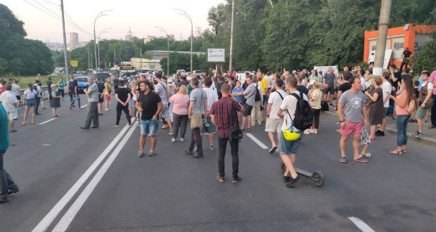 A fák kivágása ellen tüntetnek Kijevben