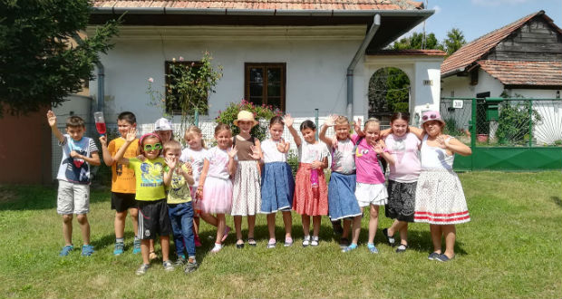 Zsivajos Alkotótábor a magyar néphagyományok tükrében