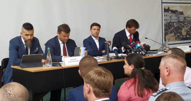 Beiktatta tisztségébe Kárpátalja új kormányzóját az ukrán elnök Ungváron