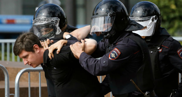 Százakat vett őrizetbe az orosz rendőrség egy újabb engedély nélküli moszkvai tüntetés során