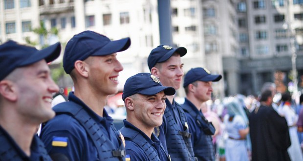 Nemzeti gárdisták is járőröznek mostantól az ukrán városok utcáin