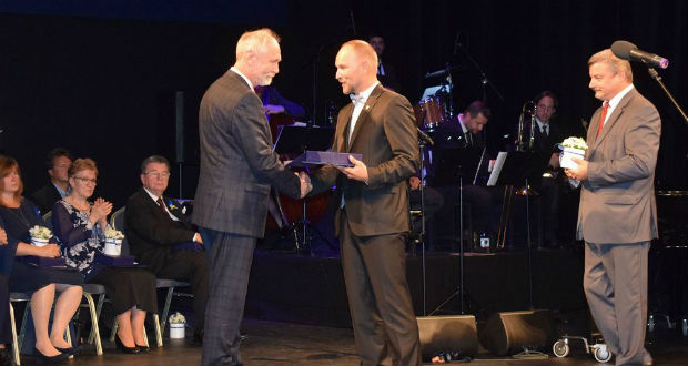 Nagyszombat megyei kitüntetések felvidéki magyaroknak is