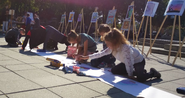 Gyermekművészet a téren