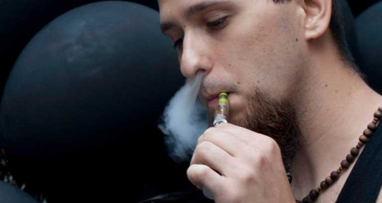 Nagy mennyiségű rákkeltő anyagot tartalmaznak egyes aromás e-cigaretták