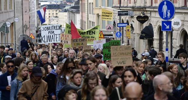 Világszerte tüntettek a klímaváltozás elleni politikai cselekvést sürgetve