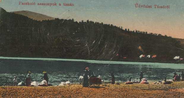 Kárpátalja anno: pacskoló asszonyok a Tiszán