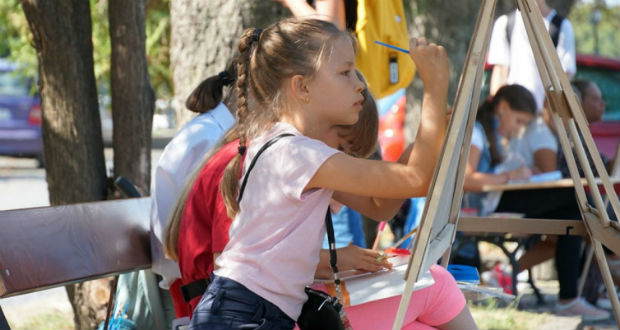 Kárpátalja ma: közös látképfestés az Ung partján