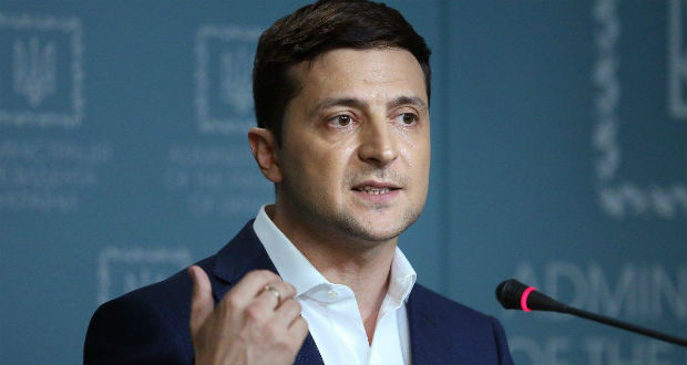 Zelenszkij a szakadár területeken élők átjárásának könnyítésére utasította a kormányt