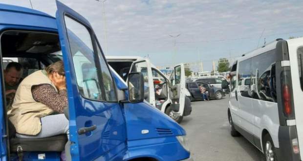 Tüntetés miatt szünetelt a határforgalom a Tisza határátkelőn