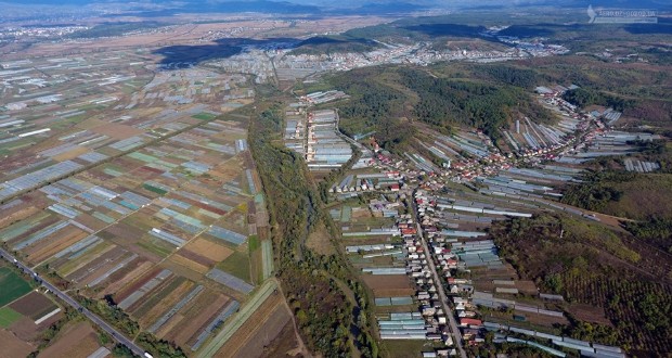 Kárpátalja ma: a fóliák völgye madártávlatból