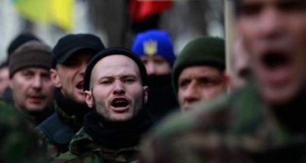 Tiltakozó felvonulásokat tartottak Kijevben a szakadár területek különleges státusa ellen