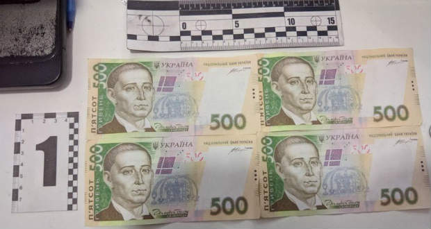 Hamis pénzzel fizettek egy ungvári üzletben