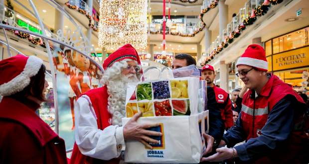 Ajándékkönyveket és önkénteseket is vár a Mikulásgyár