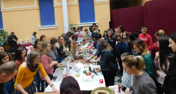 Adventi virágkötészeti szakmai nap a Rákóczi-főiskolán