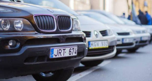 Több mint ezer külföldi autót helyeztek forgalomba Kárpátalján az elmúlt hónapban