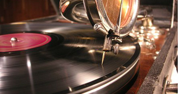 Régi karácsonyi gramofonfelvételek hallgathatók a Széchényi könyvtár blogján