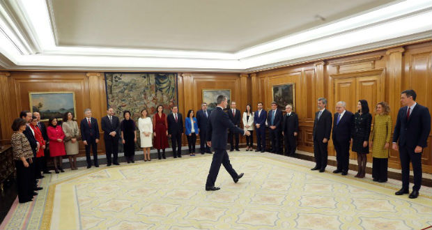 Beiktatták az első koalíciós kormányt Spanyolországban