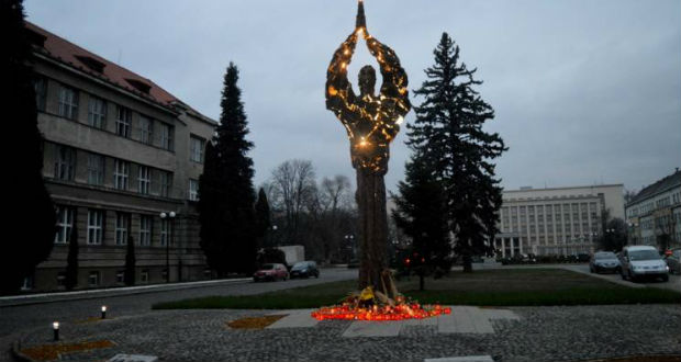 Megrongálták a holodomor-emlékművet Ungváron