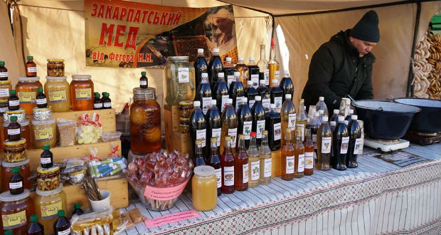 Mézfesztivál kezdődött Ungváron
