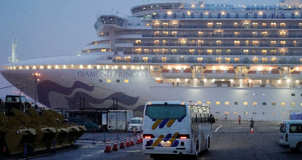 Megkezdték az amerikaiak evakuálását a Diamond Princess óceánjáróról