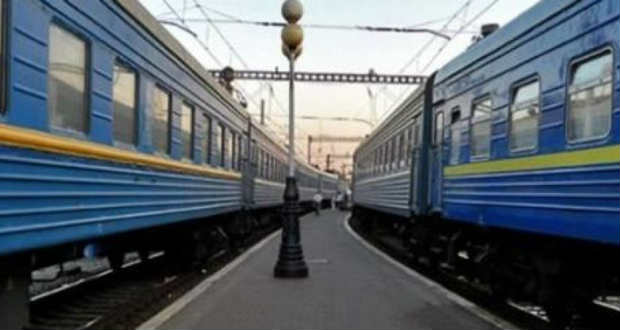 Felfüggesztette néhány menetrend szerinti vonatát az Ukrzaliznicja