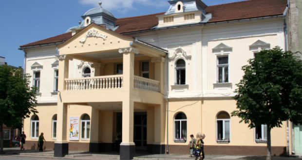 A Munkácsi Drámai Színház online közvetíti előadásait vasárnap