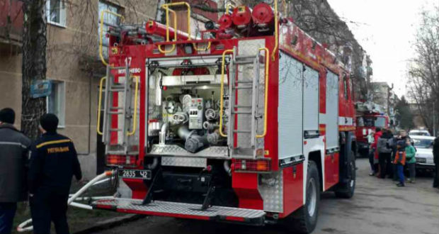 Kigyulladt egy panellakás Munkácson