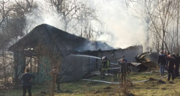 Avarégetés miatt gyulladt ki egy ház a Rahói járásban
