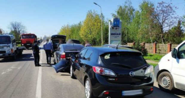 Négy autó ütközött össze az Ungvári járásban