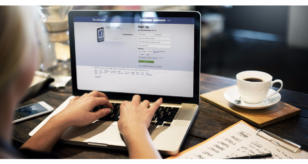 A Facebook figyelmeztetni fogja azokat, akik álhíreket lájkolnak