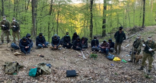 Tizenkét határsértőt fogtak el az ukrán-szlovák határ közelében