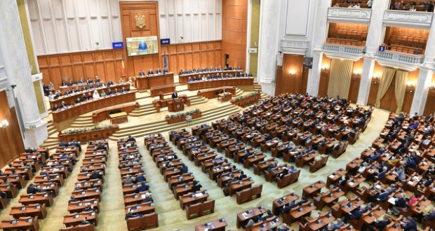 Elvetette az RMDSZ kisebbségi anyanyelvhasználati jogokat helyreállító törvénytervezetét a bukaresti képviselőház