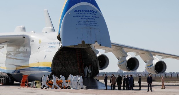 Újabb egészségügyi szállítmány érkezett Kínából