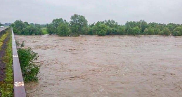 Válságos az árvízhelyzet Nyugat-Ukrajnában
