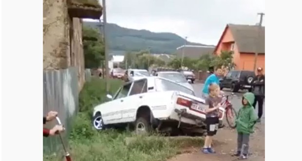 Autóbaleset történt a Perecsenyi járásban