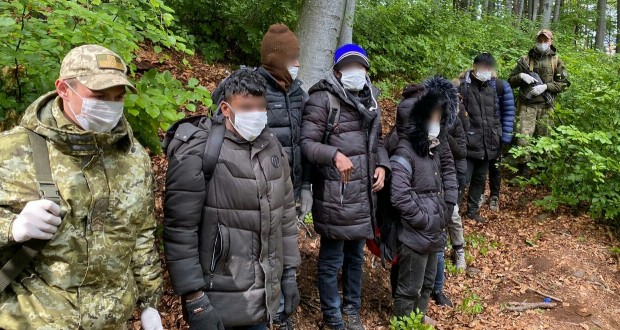 Az Ungvári járásban 12 ázsiai határsértőt tartóztattak fel