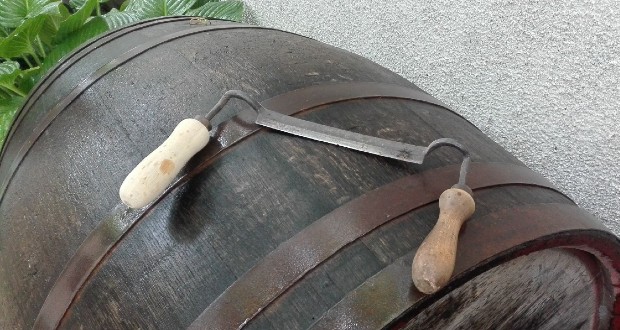 Régi tárgyak: a kétnyelű kés