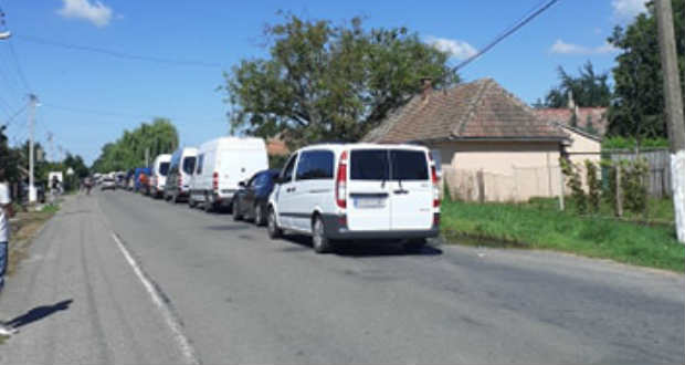 Többórás várakozási időre számíthatunk az ukrán-magyar határátkelőhelyeken