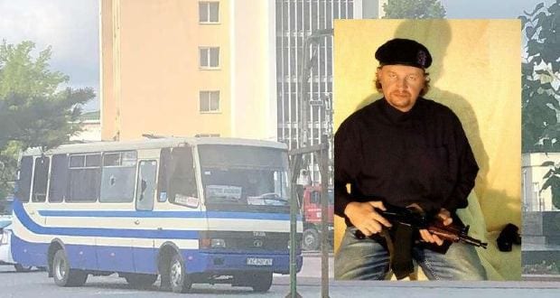 Túszul ejtett egy buszt utasokkal egy fegyveres férfi  Luckban